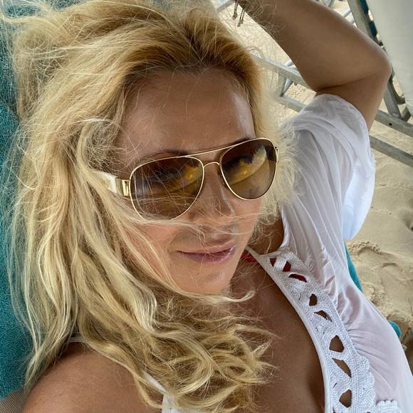 Meet your Posher, Carole - Picture 1 of 1